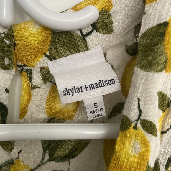 Skylar + Madison Lemon Art Crop Top - Picture 3 of 3